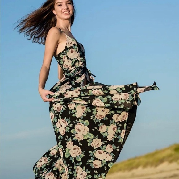 Lulus Dresses & Skirts - Lulus Legendary Romance Black Floral Print Wrap Maxi Dress Size M